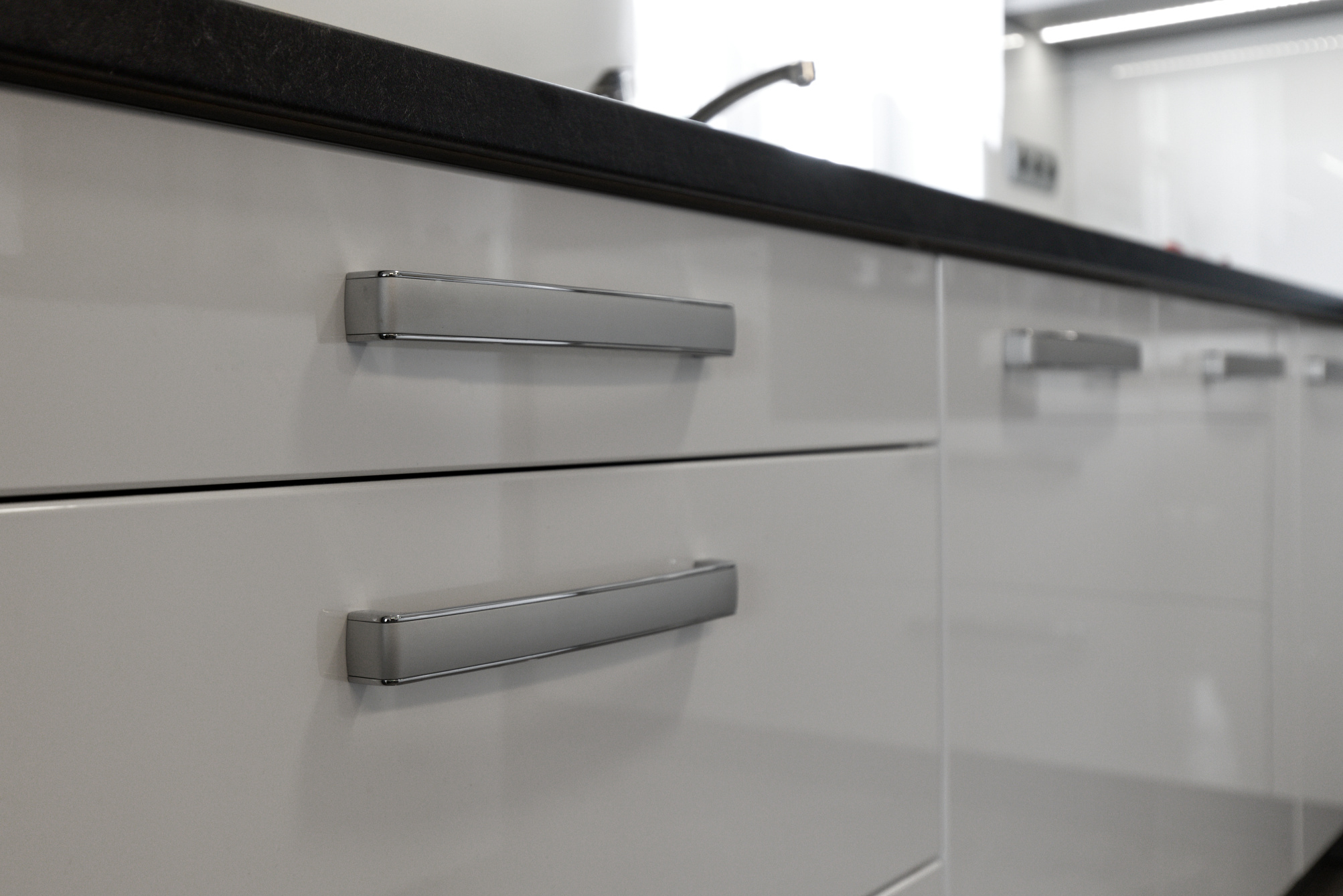 Kuchyňská linka vysoký lesk