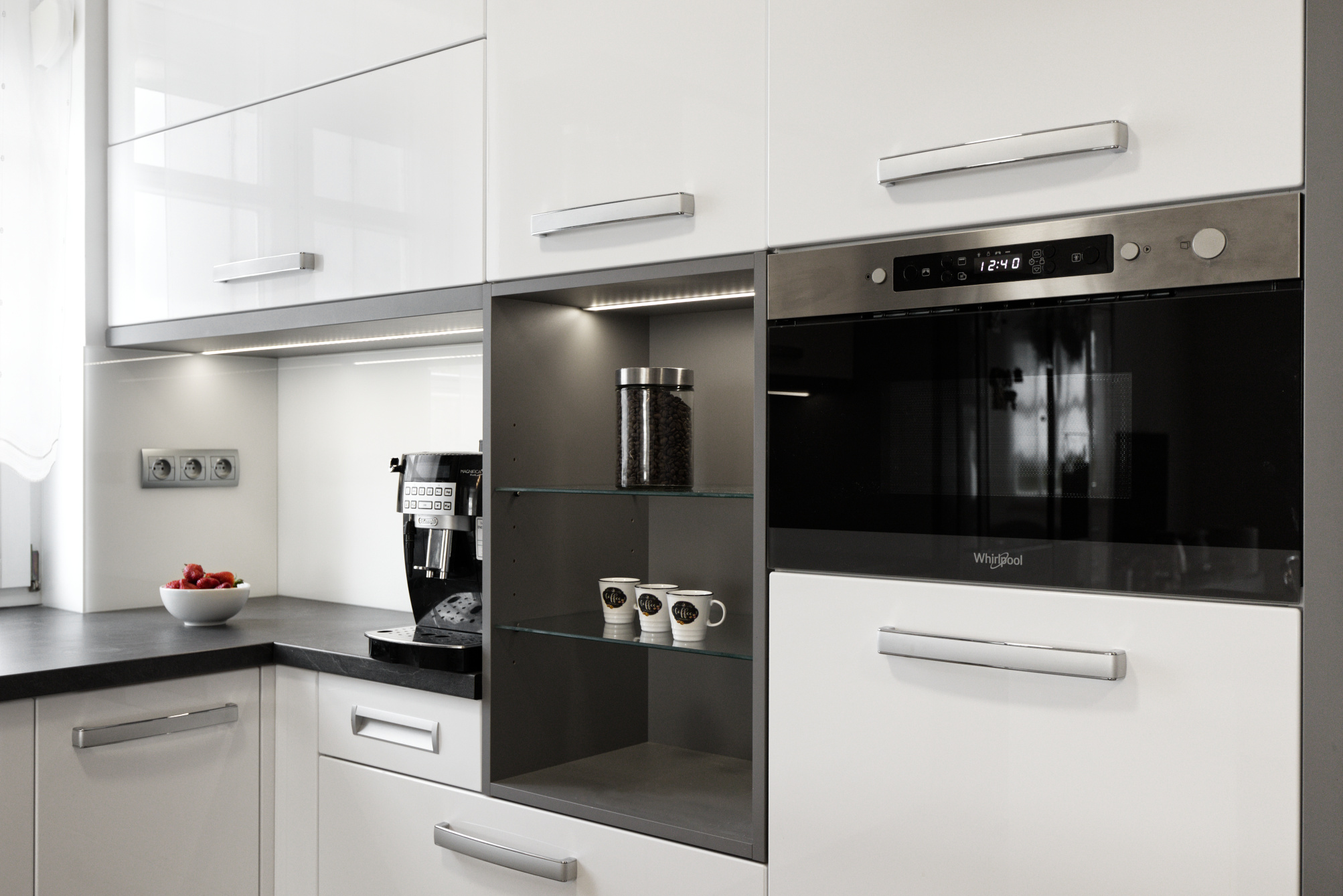 Kuchyňská linka vysoký lesk