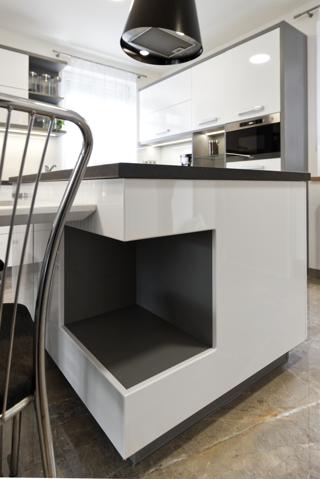 Kuchyňská linka vysoký lesk