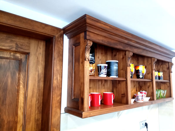 Kuchyňská linka ze dřeva 