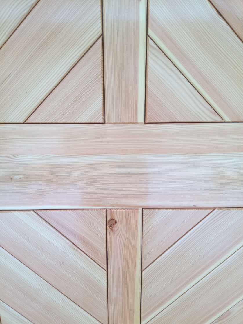 Dveře ze dřeva